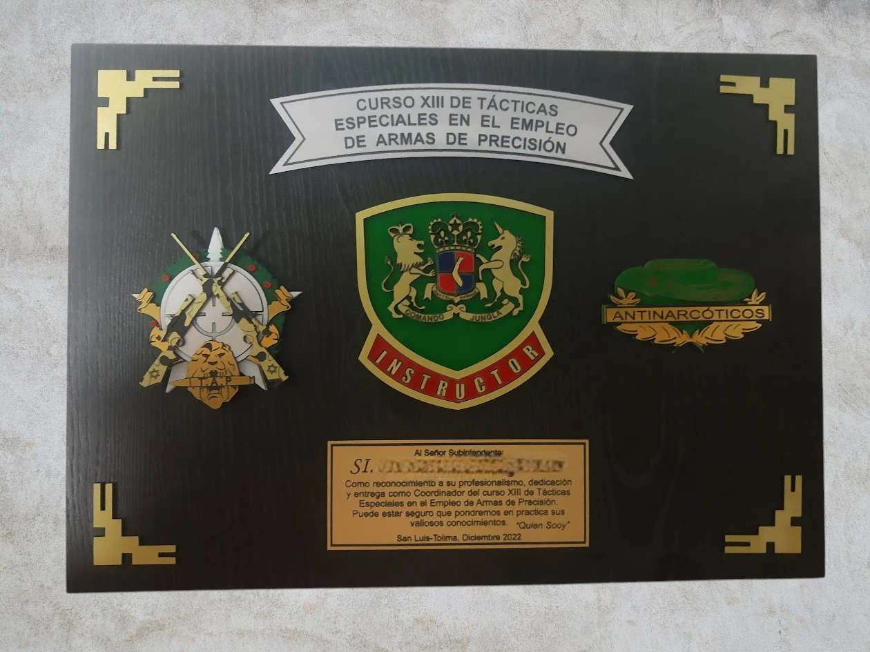 Placa pared alto relieve grande