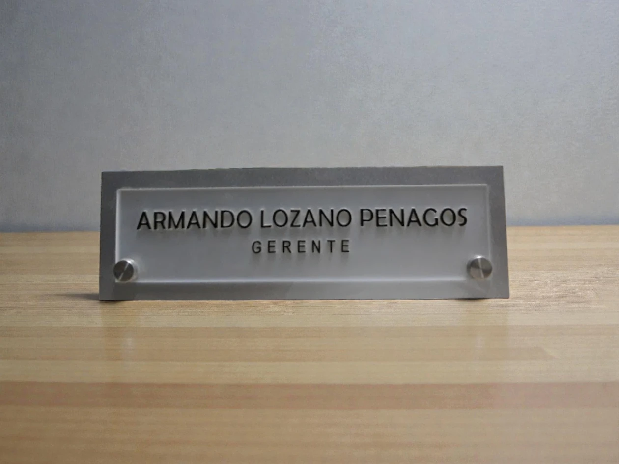 Porta nombre escritorio